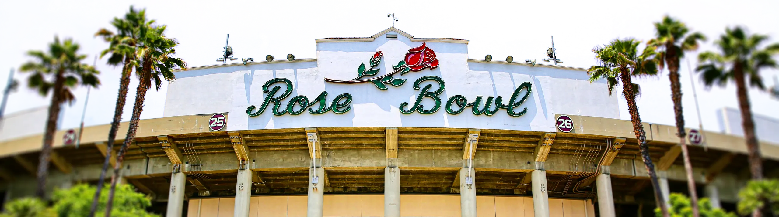 The front of the Rose Bowl stadium