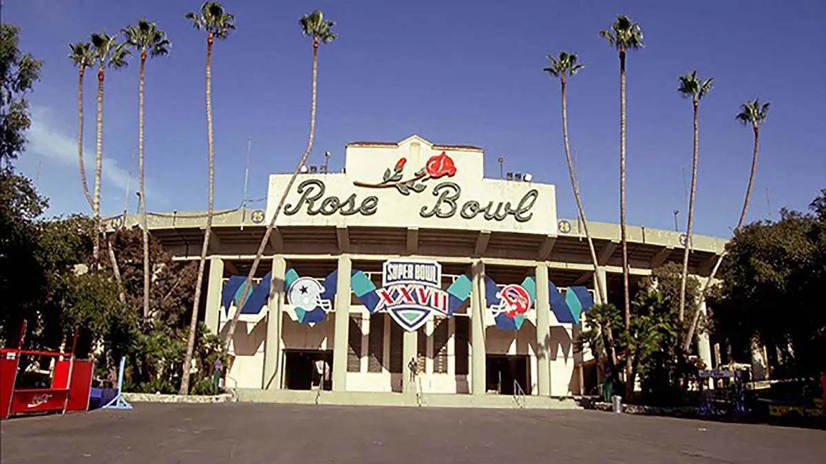 Front of rose bowl with super bowl banner